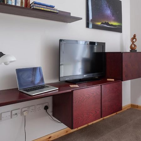 Contemporary One Bedroom Apartment Close To All Amenities In Conservation Area Tain Bagian luar foto